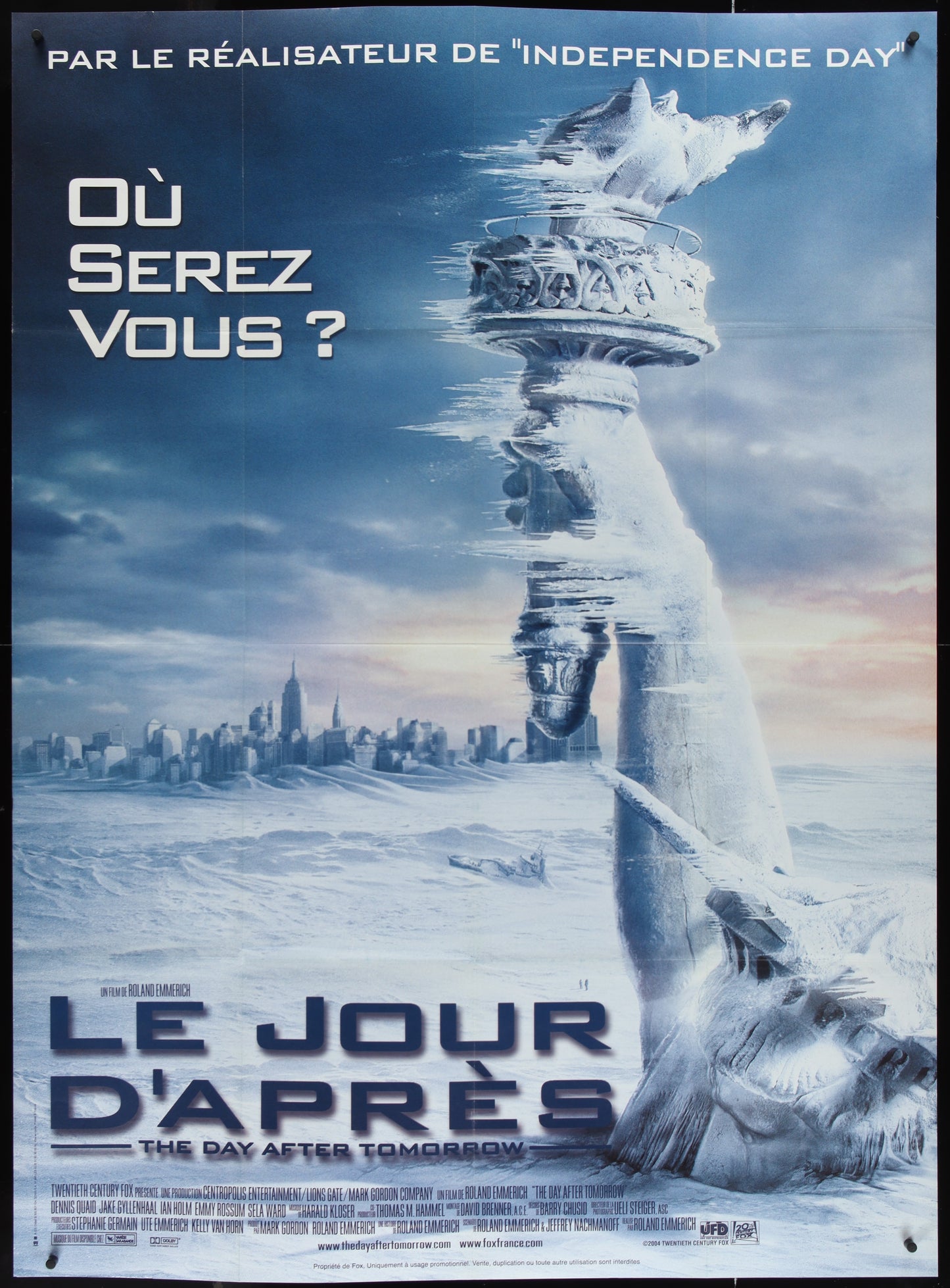Folded French one-panel movie poster for 'The Day After Tomorrow' featuring an image of a crumbling statue with a cityscape in the background.