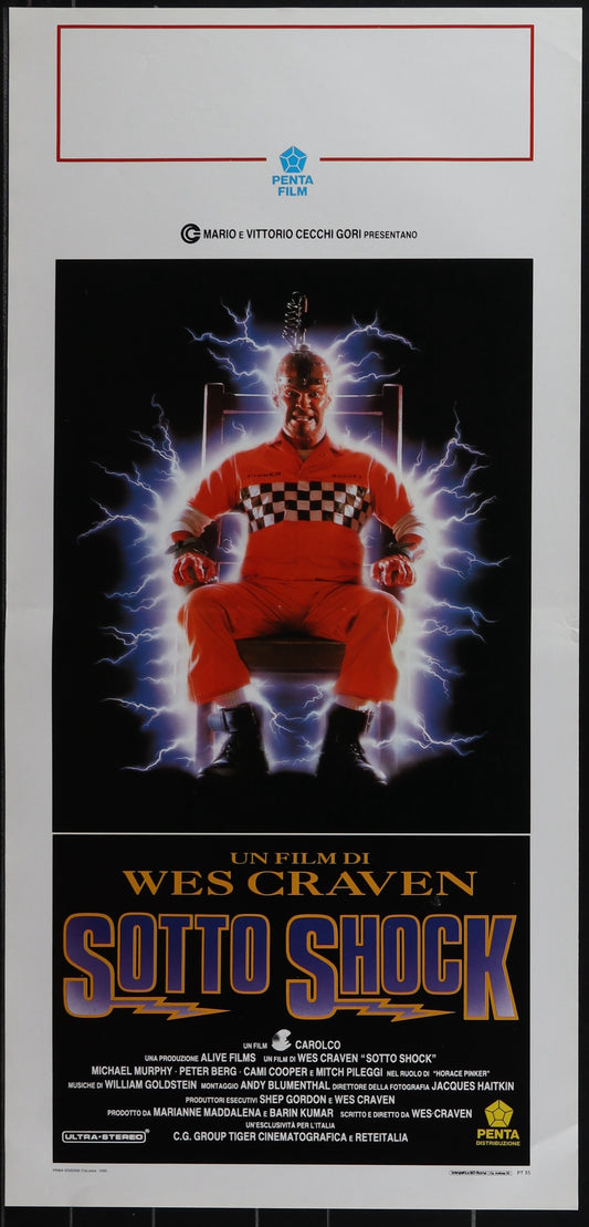 Original Italian movie poster for 'Shocker' featuring a black and red image of a person sitting in a chair with lightning bolts around, and the title of the movie in Italian text.