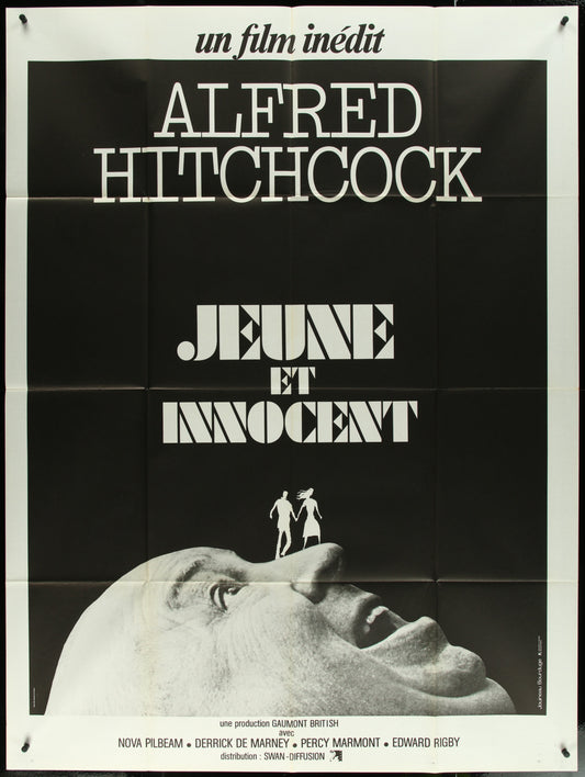 A vintage style movie poster featuring a black and white image of Alfred Hitchcock with a playful expression, and text that includes the title 'Junie et l'innocent'